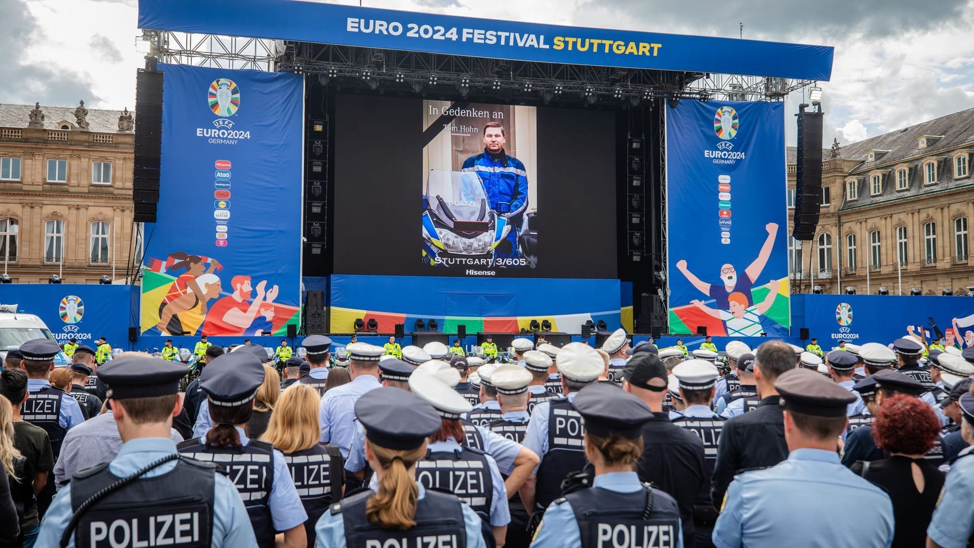 Gedenkfeier für gestorbenen Motorradpolizist