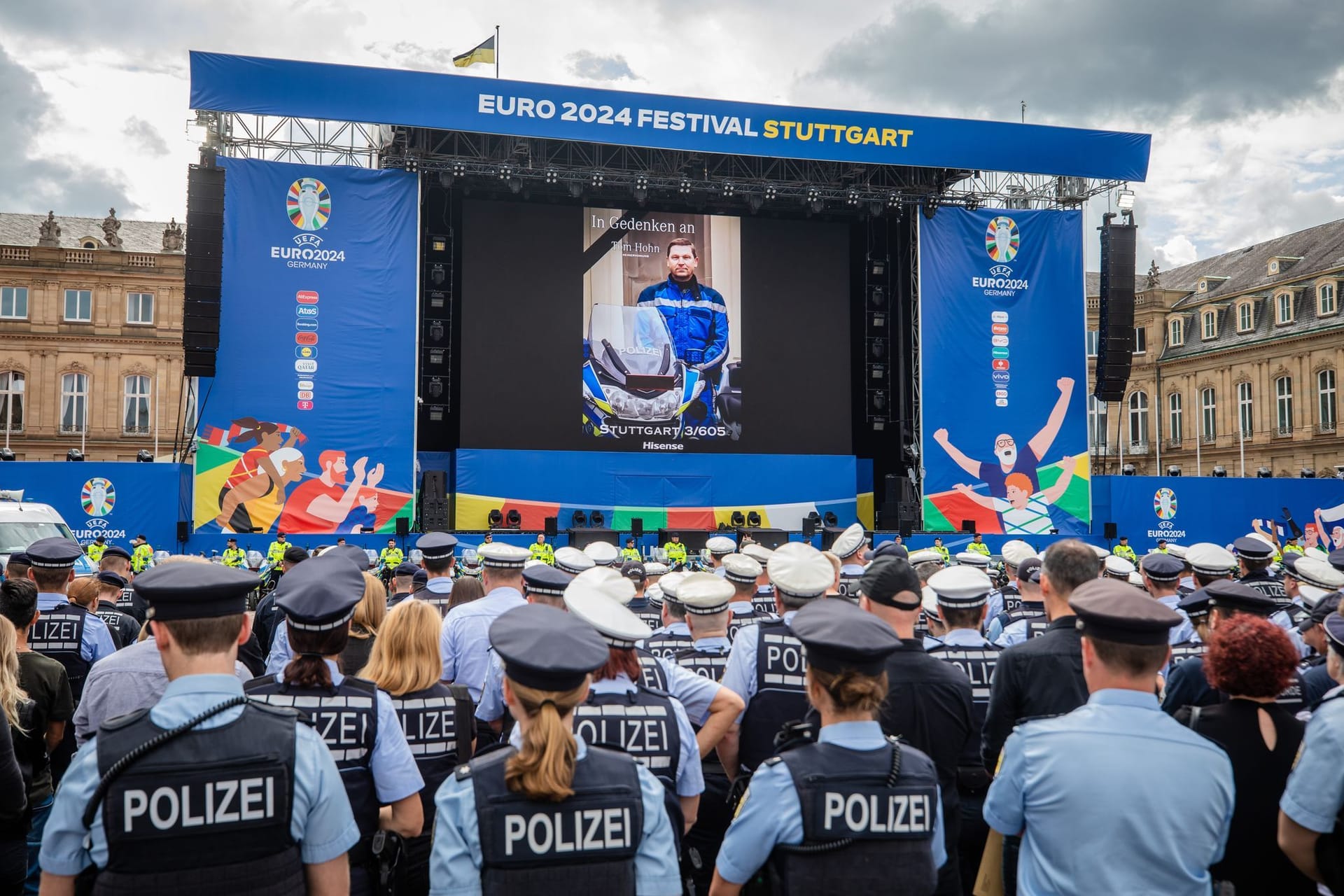 Gedenkfeier für gestorbenen Motorradpolizist