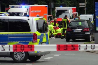 Im Dortmunder Stadtteil Scharnhorst ist es am Freitagabend zu einem Verkehrsunfall zwischen einem PKW und einem 16-Jährigen gekommen.