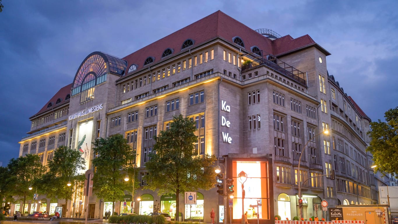 Das KaDeWe in Berlin (Archivbild): In der sechsten Etage des Hauses wird sich einiges ändern.