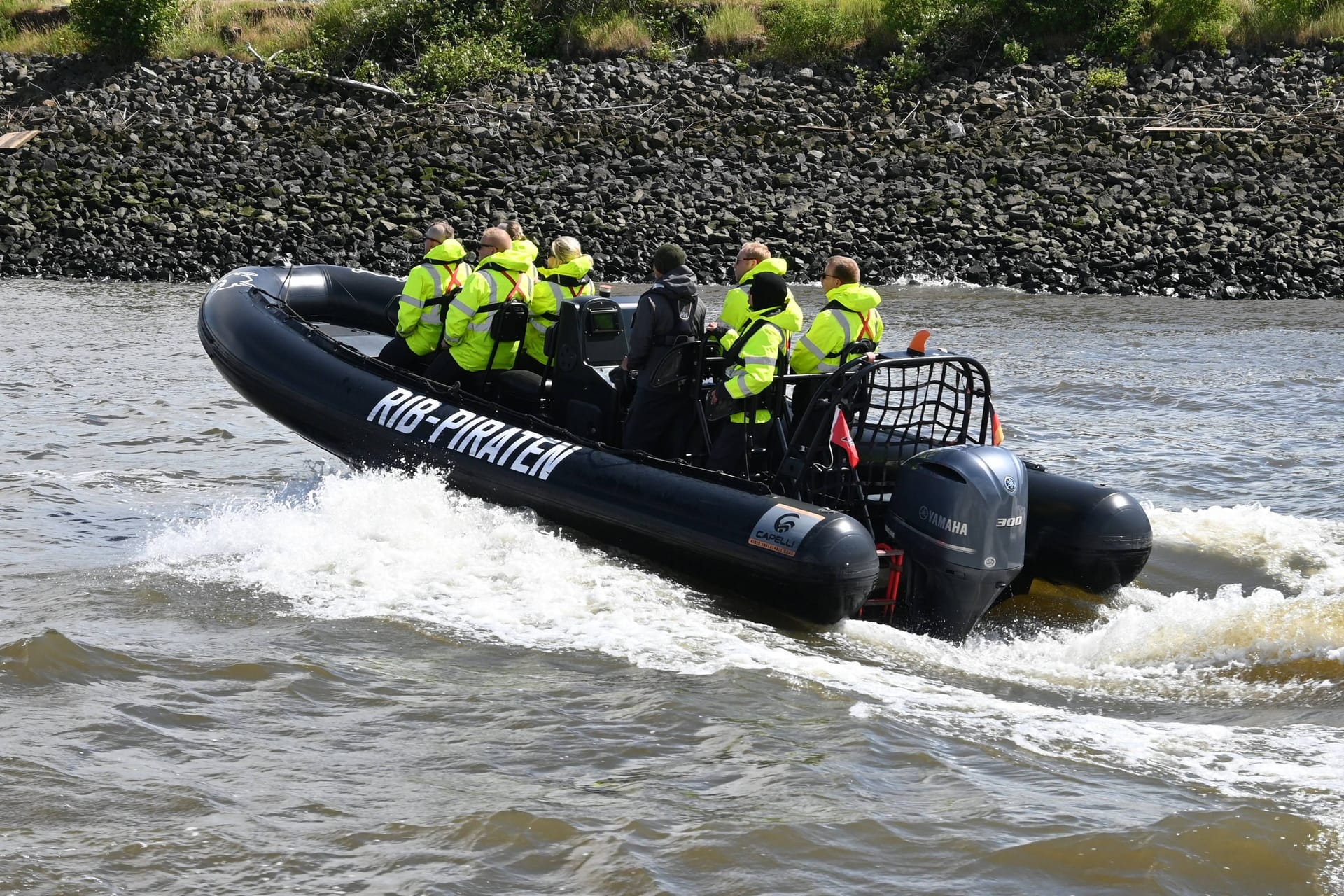 Speedboot der "RIB Piraten Hamburg": Der Gründer des Unternehmens wurde tot aufgefunden.