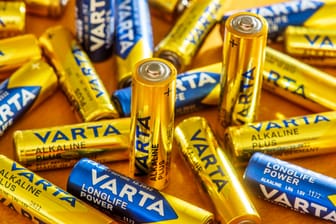 Varta-Batterien: Um eine Insolvenz abzuwenden, hat Varta ein sogenanntes vorinsolvenzliches Sanierungsverfahren angemeldet.