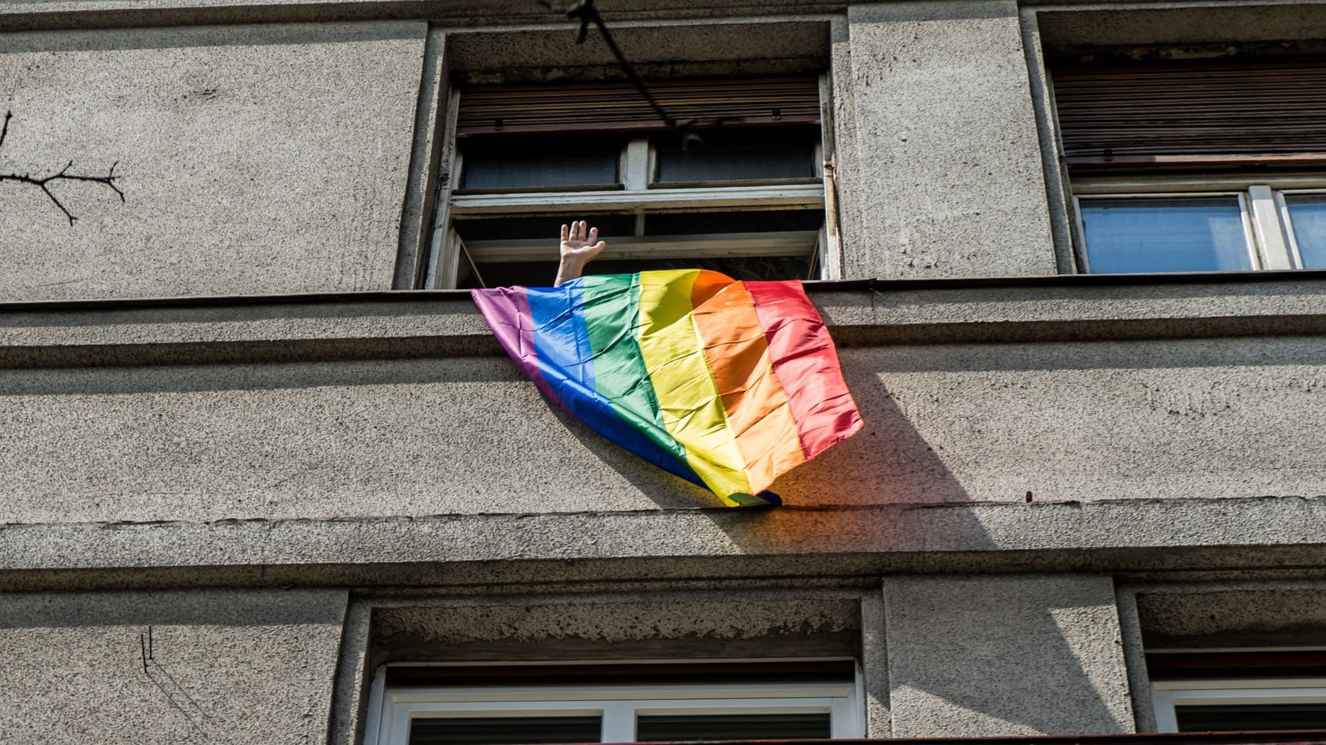 Eine LGBTQ+-Flagge in Bratislava: Mitglieder der LGBTQ+-Gemeinschaft werden häufig diskriminiert.