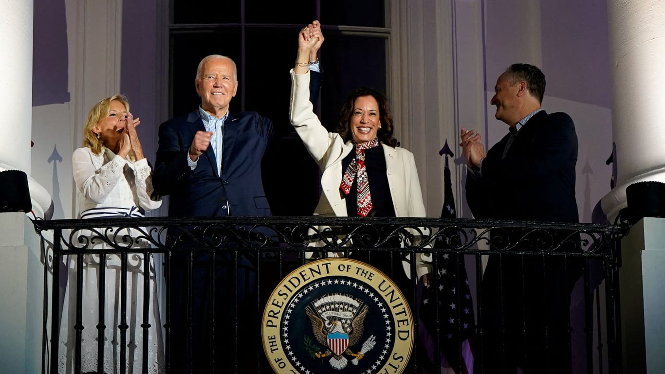 Fest an Joe Bidens Seite: Kamala Harris am amerikanischen Unabhängigkeitstag auf dem Balkon des Weißen Hauses.