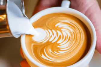 Entdecken Sie jetzt tolle Angebote bei Amazon: Feinste Kaffeebohnen von renommierten Marken wie Melitta und Der-Franz zu Bestpreisen.