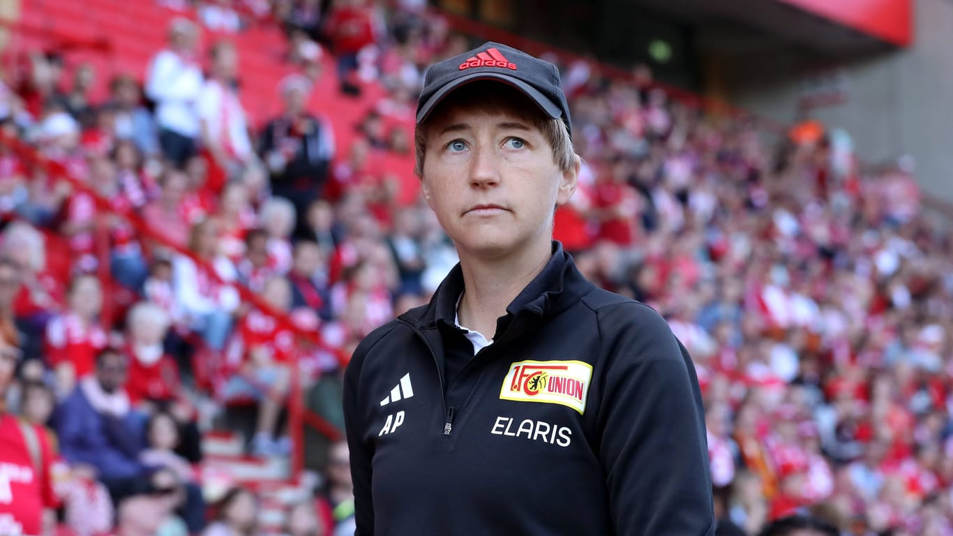 Trainerin Ailien Poese (Archivbild): Sie schaffte mit den Frauen des 1. FC Union Berlin den Aufstieg in die 2. Frauen-Bundesliga.