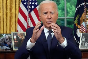 US-Präsident Joe Biden bei einer Rede an seinem Schreibtisch im Weißen Haus: Der 81-Jährige verzichtet auf eine erneute Kandidatur.