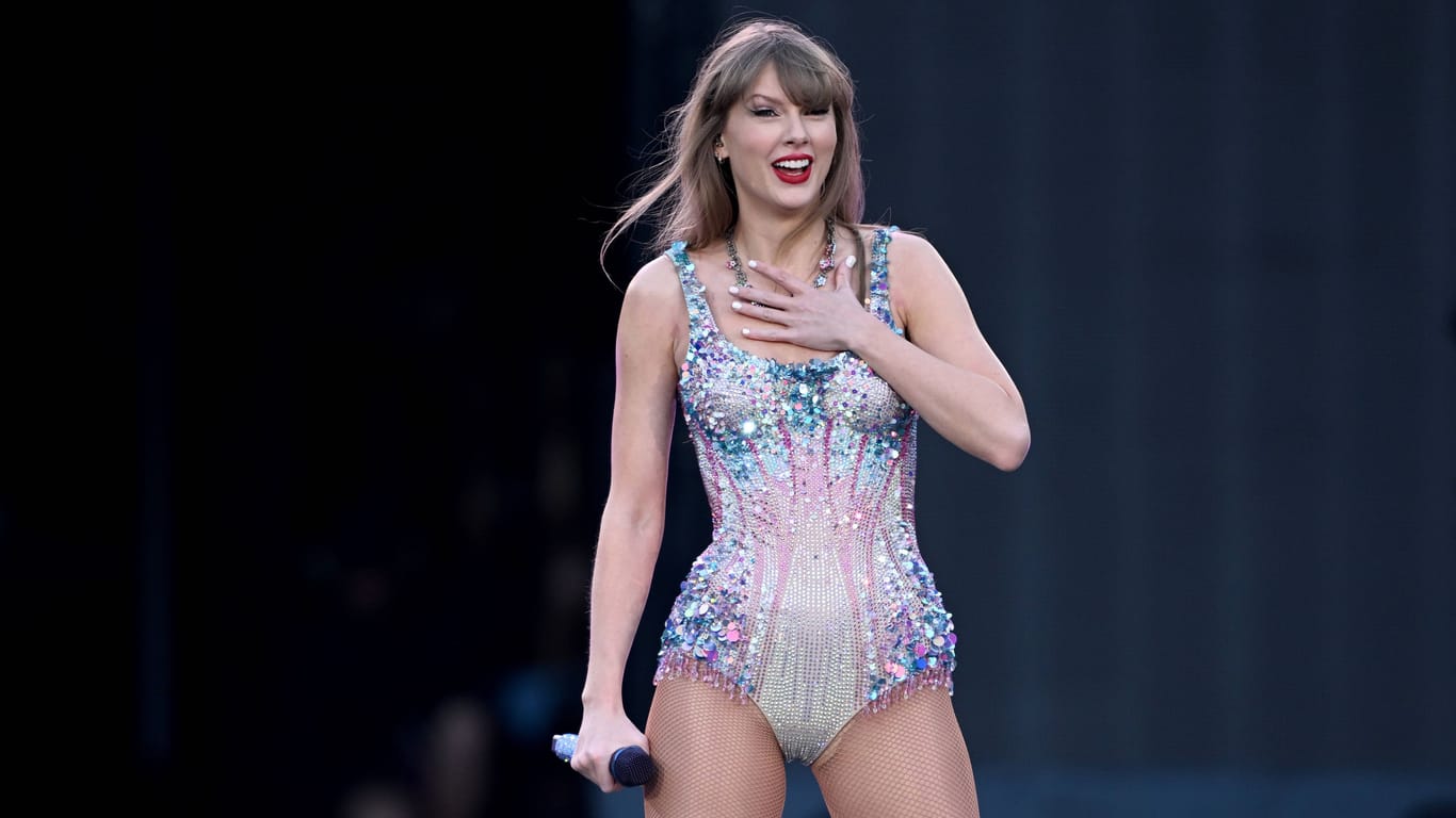 Taylor Swift bei einem Konzert (Archivbild): Die Sängerin tritt an zwei Tagen in Hamburg auf.