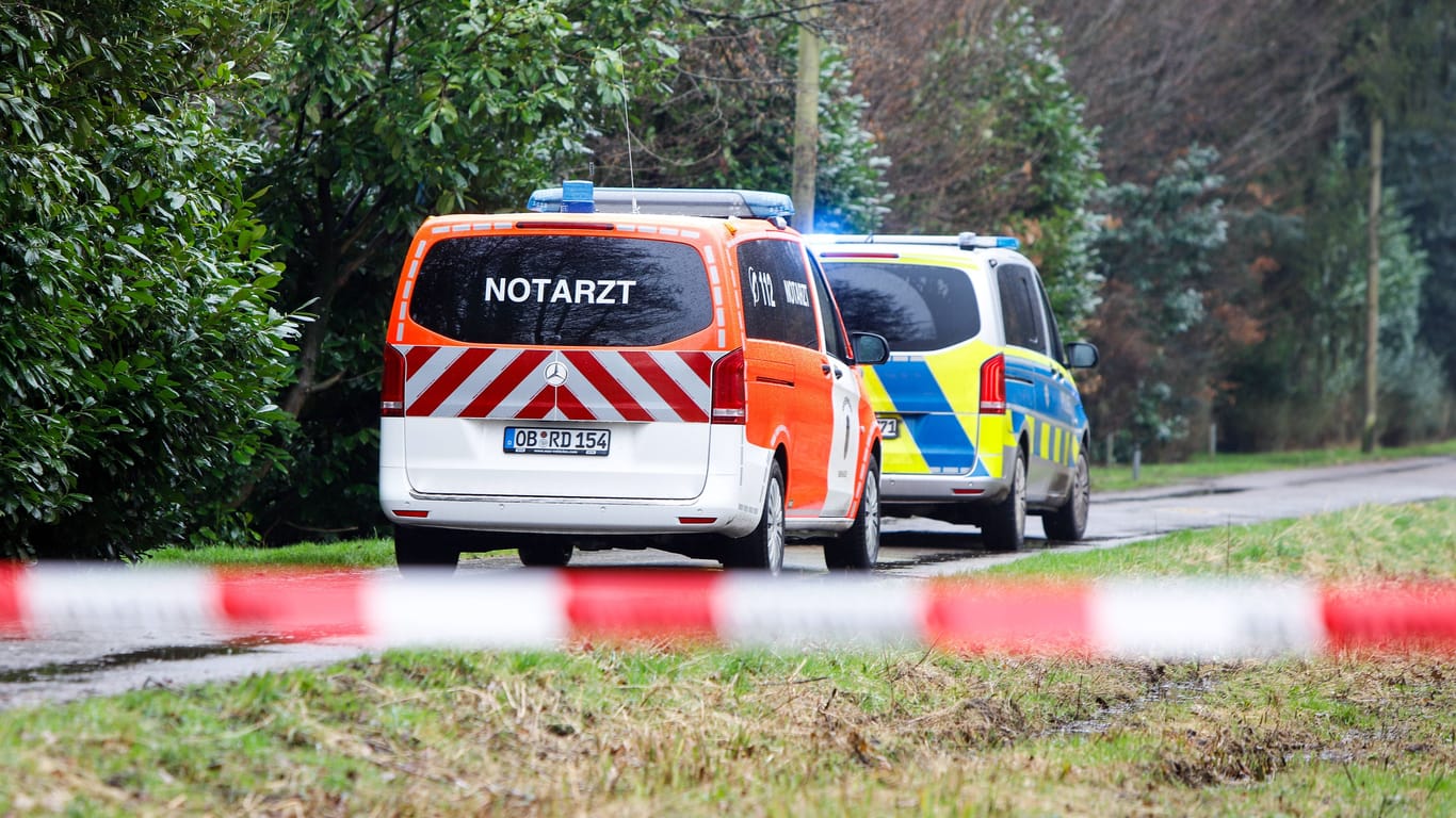 Polizeiabsperrung nach Leichenfund (Symbolbild): Im Zollernalbkreis wurde eine tote 30-Jährige gefunden.