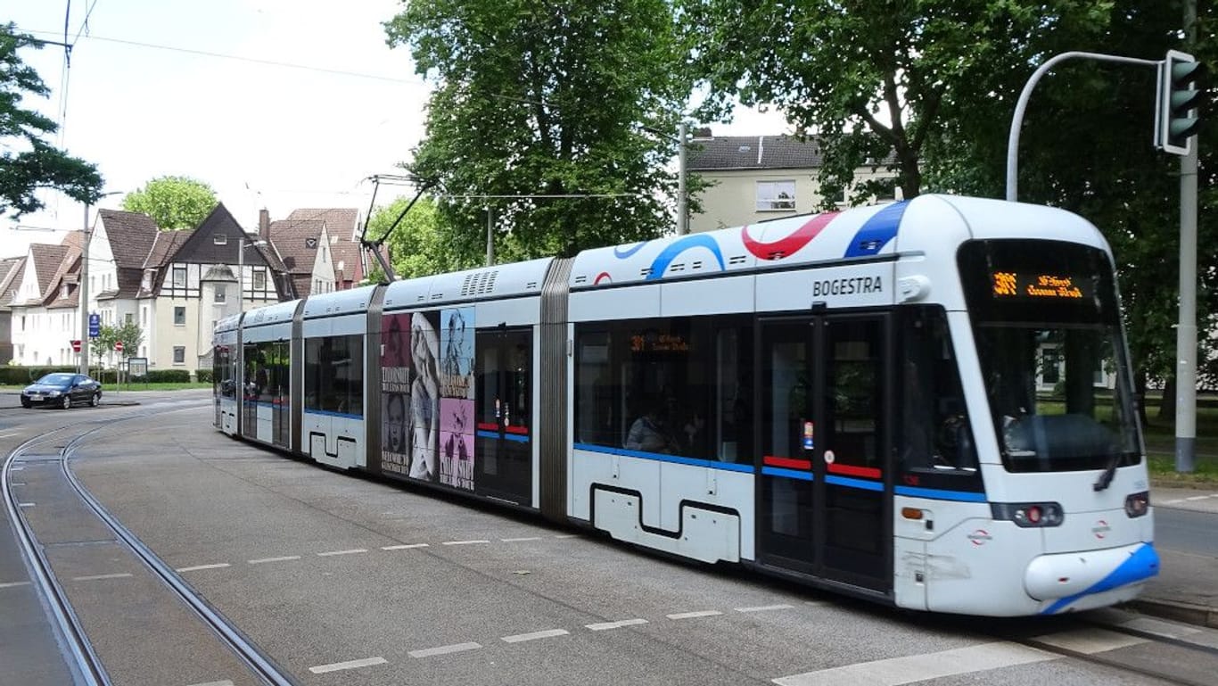 Die besondere Bahn soll Taylor Swift einen besonderen Willkommensgruß bereiten: Sie pendelt zwischen Gelsenkirchen und Bochum.