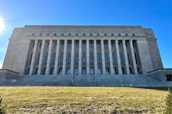 Finnisches Parlament billigt Verteidigungsabkommen mit den USA