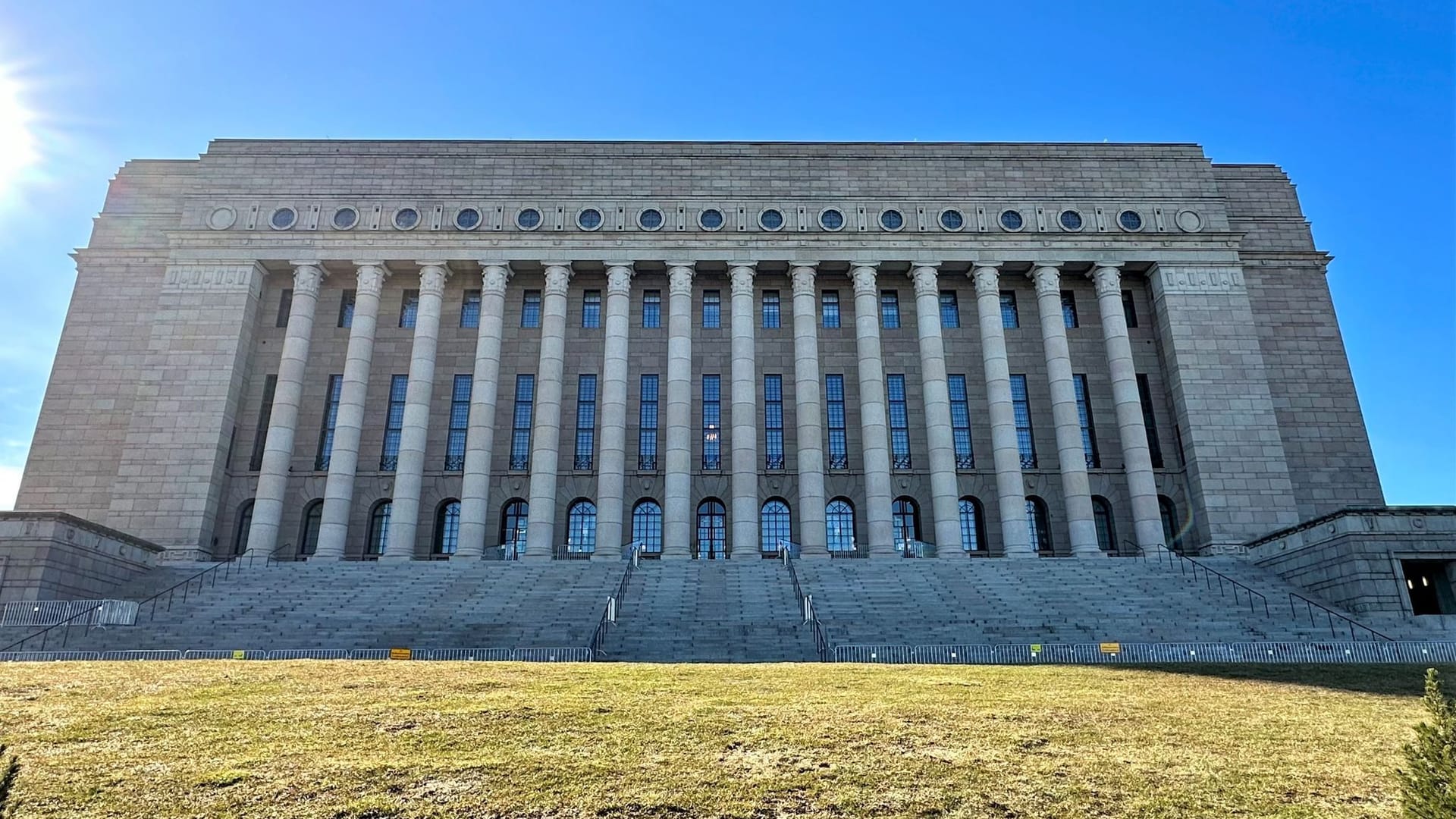 Finnisches Parlament billigt Verteidigungsabkommen mit den USA