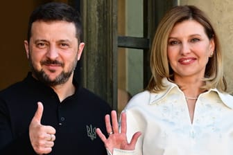 Wolodymyr Selenskiy und Olena Selenska (Archivbild): Über den Reichtum des Präsidentenpaares kursieren immer wieder Falschnachrichten.
