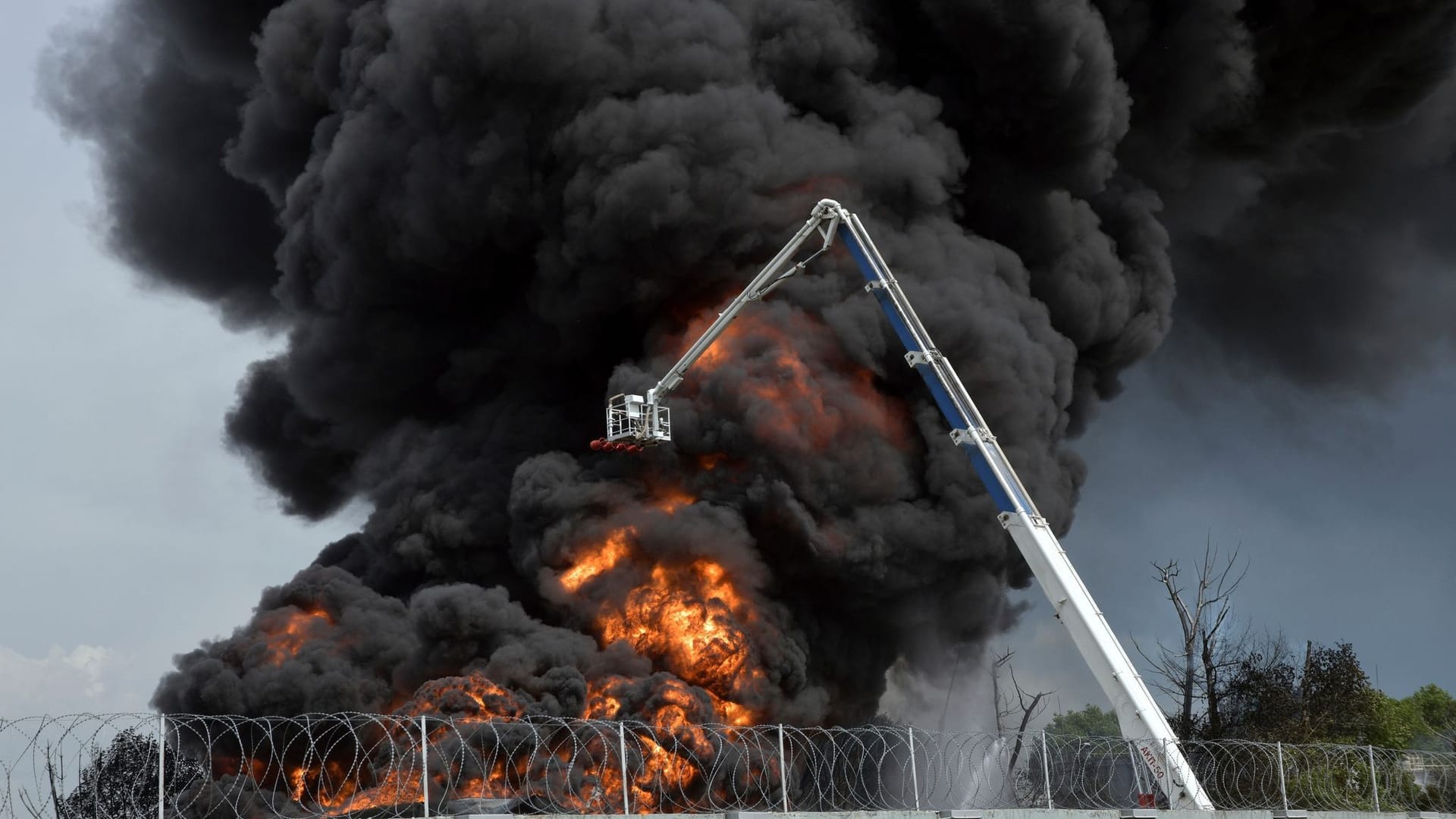 Explosion in einem Treibstoffdepot in Russland Explosion in einem Treibstoffdepot in Russland