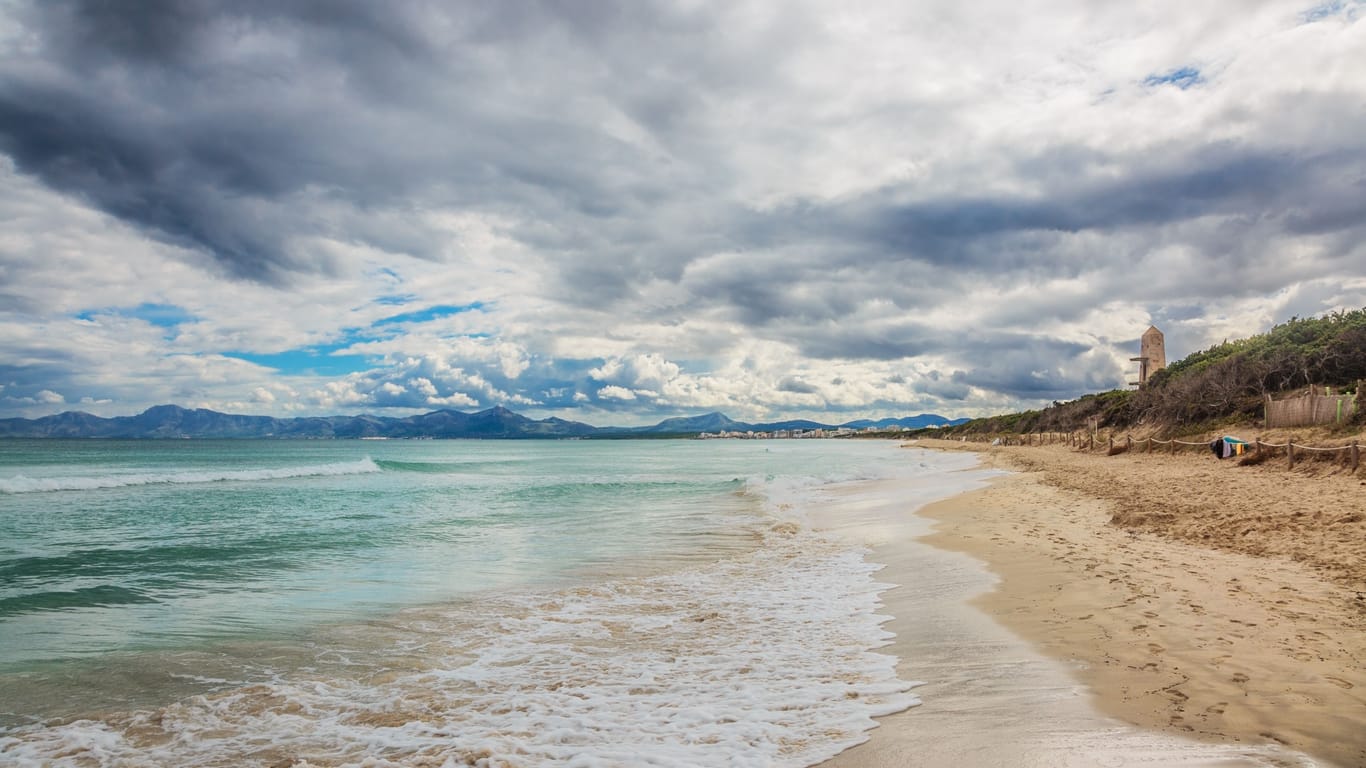 Der Playa de Muro auf Mallorca: Vor dem idyllischen Strand gibt es gefährliche Strömungen.