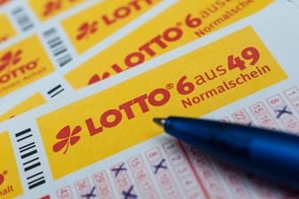 Ein Lotto-Spielschein (Archivbild): Eine Person aus Berlin ist jetzt Millionär.