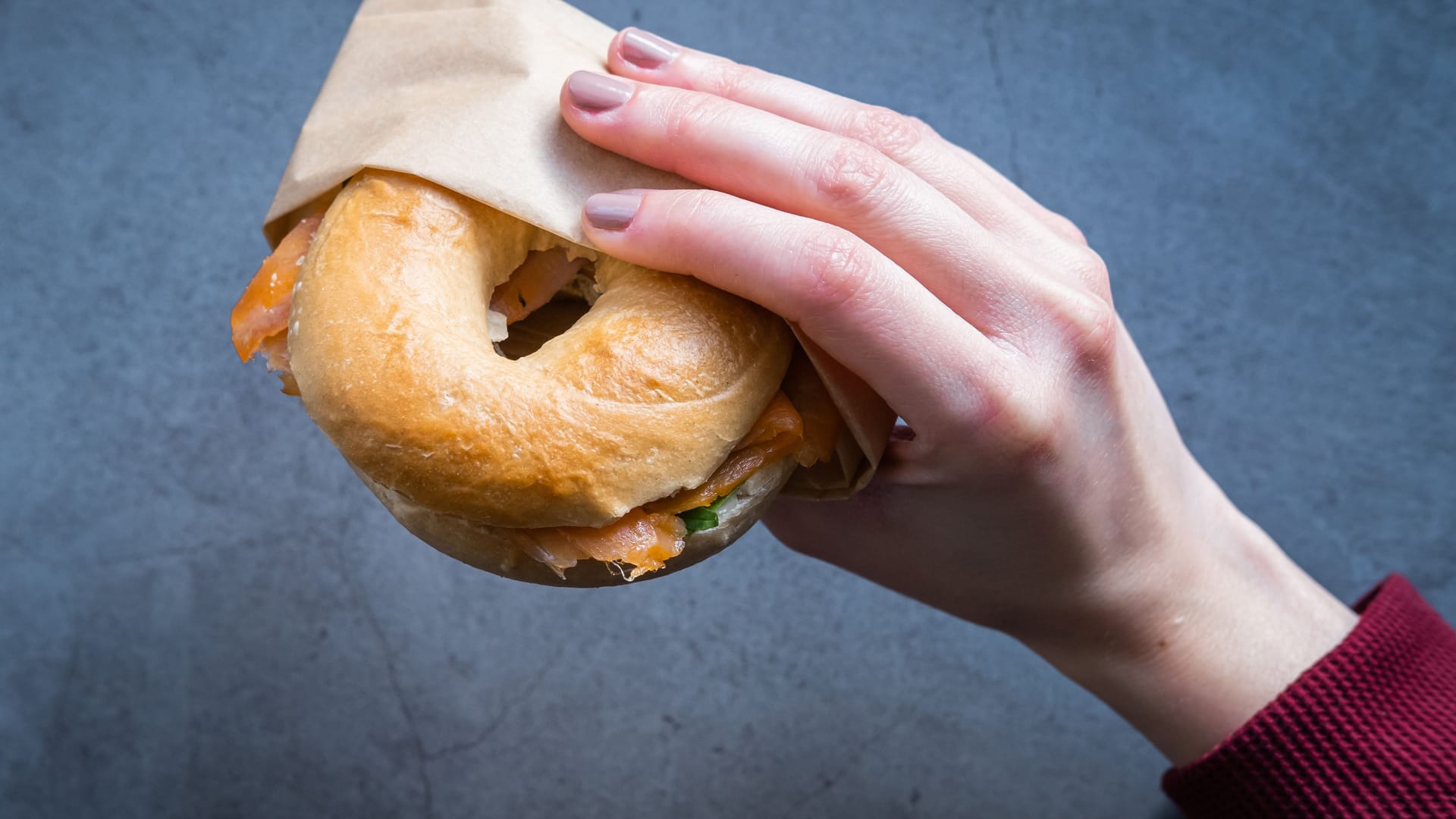 Bagels: Die amerikanische Spezialität wird erst gekocht und dann gebacken.