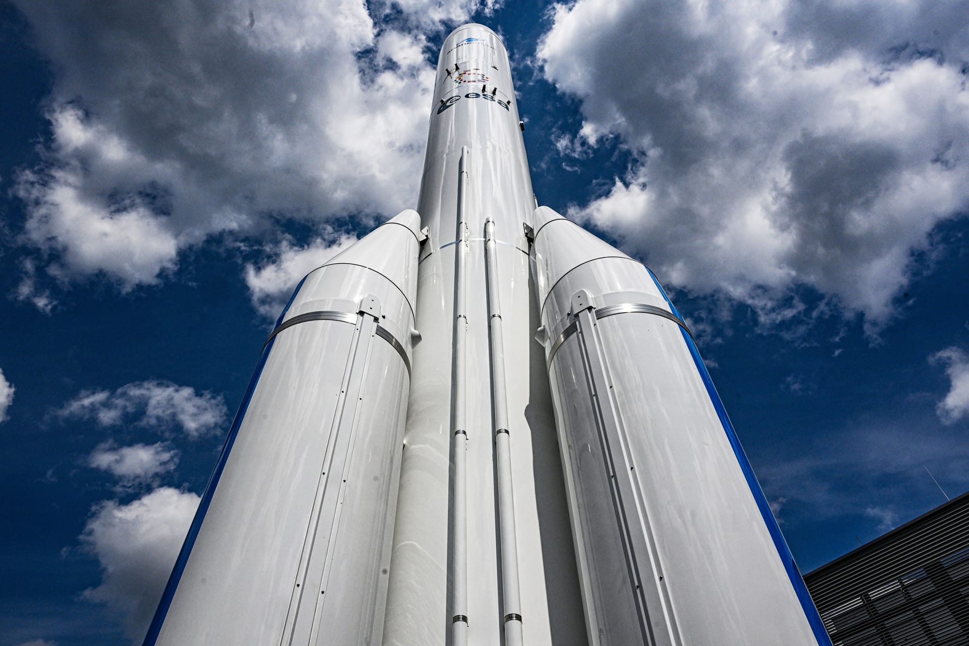 Trägerrakete Ariane 6: Bei dem knapp dreistündigen Erstflug sind auch technische Passagiere aus Deutschland an Bord.