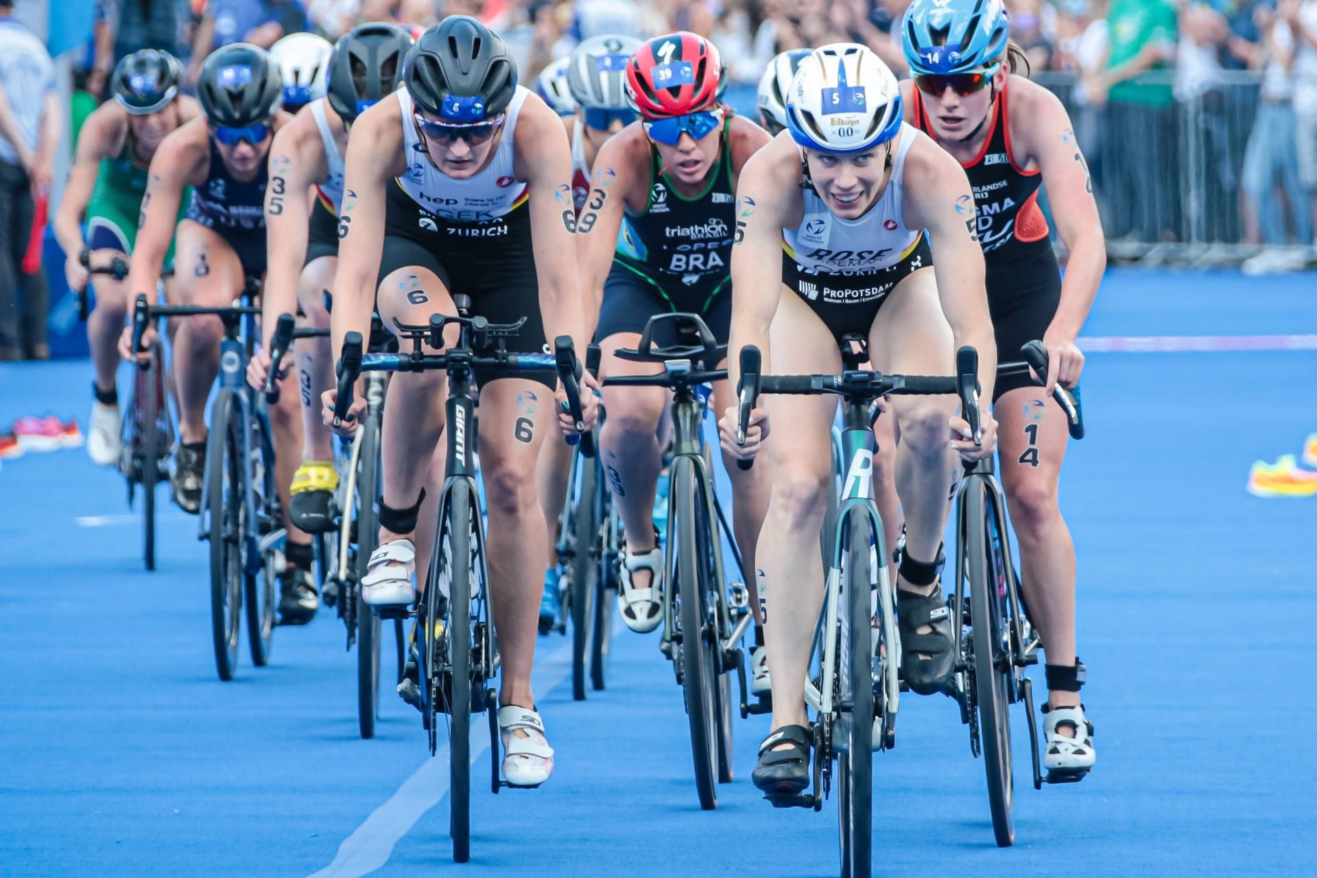 Triathlon in Hamburg (Symbolbild): In den kommenden Tagen gibt es umfangreiche Straßensperrungen wegen des Events.