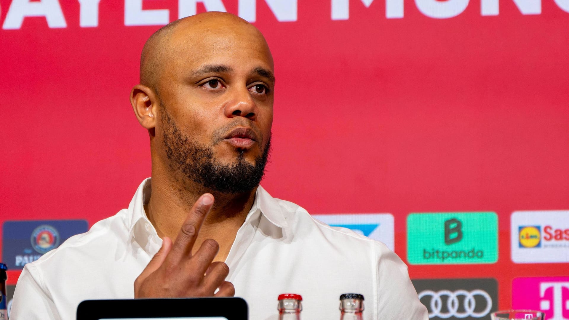 Vincent Kompany: Der Trainer des FC Bayern bereitet sich in Rottach-Egern mit seinem Team auf die Saison vor.