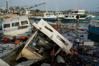 Brabados: Hier hinterließ der Hurrikan zerstörte Fischerboote.