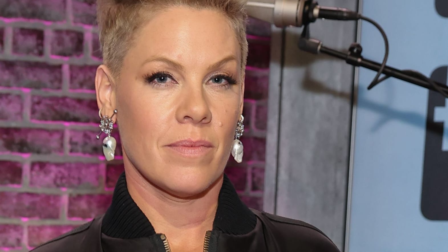 Pink: Die Sängerin musste jetzt einen Auftritt ihrer Tour absagen.