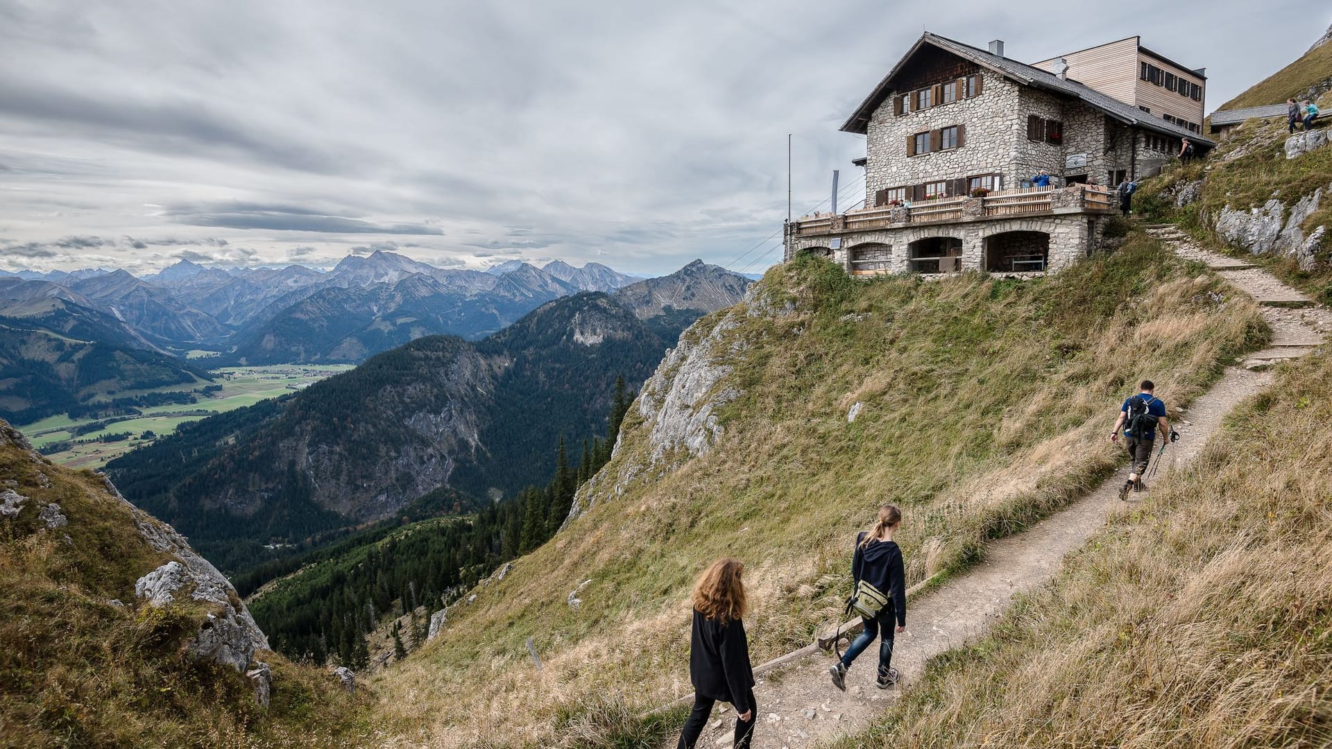 Wanderer in den bayerischen Alpen Wanderer in den bayerischen Alpen