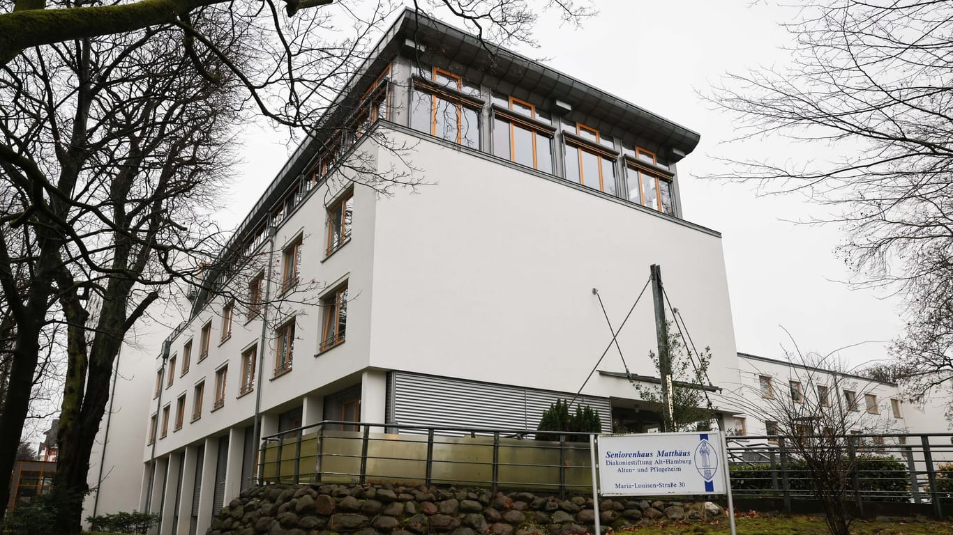 Das Seniorenhaus Matthäus in Hamburg-Winterhude. Das Pflegeheim der Diakoniestiftung Alt-Hamburg schließt wegen Personalmangels Ende Januar 2025.