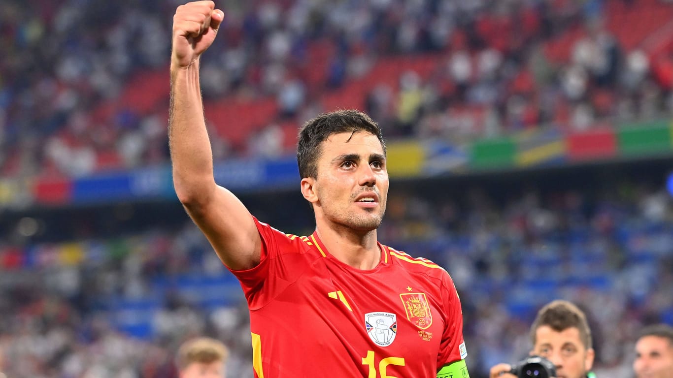 Spaniens Nummer 16: Rodri feiert den Einzug ins EM-Finale nach dem 2:1 gegen Frankreich.