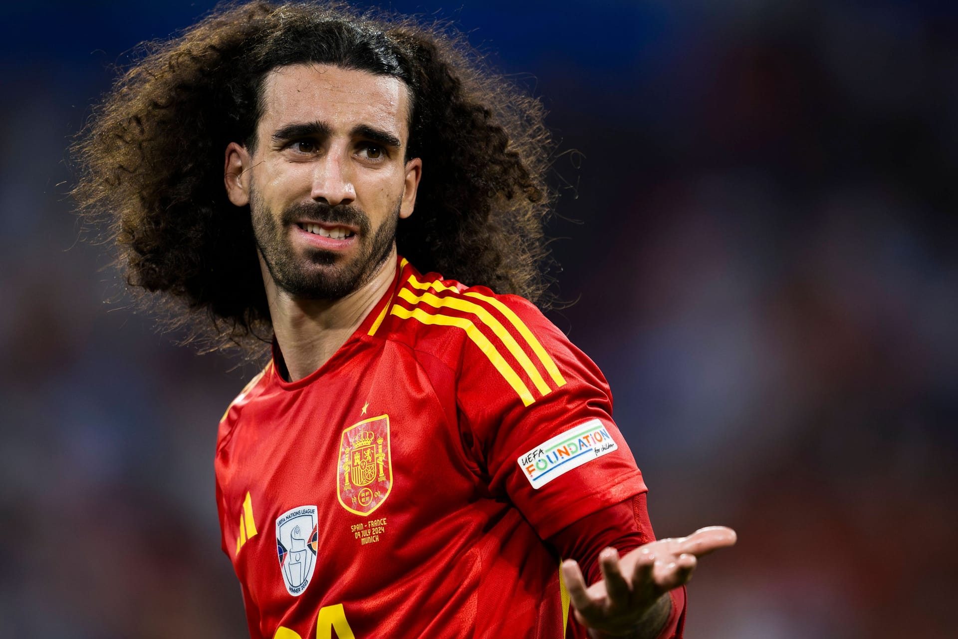 Marc Cucurella: Der spanische Linksverteidiger fällt mit seiner Haarpracht auf dem Spielfeld auf.