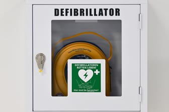 Defibrillator