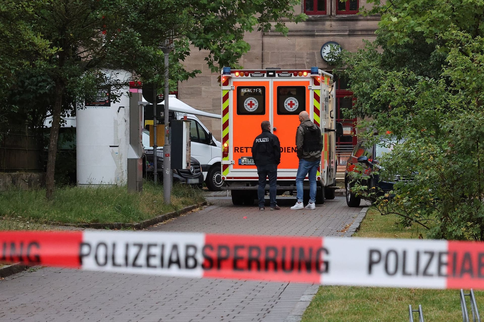 Der Bahnhof von Lauf an der Pegnitz in Bayern: Hier fanden der mutmaßliche Angriff und der Schuss statt.