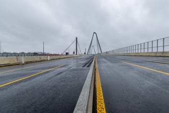 Strecke auf der neuen Rheinbrücke (Archivfoto): Ende Juli wird hier erneut gesperrt.