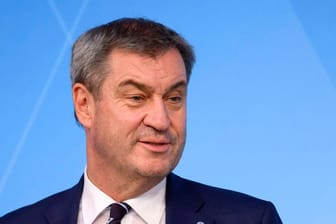 Markus Söder (CSU) bei einer Pressekonferenz (Archivbild): Der bayerische Ministerpräsident lobt die Zusammenarbeit mit CDU Chef Friedrich Merz.
