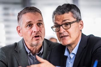FDP-Politiker Alexander Müller (l.) und CDU-Politiker Roderich Kiesewetter im t-online-Gespräch: Braucht es staatlichen Zwang, um die Bundeswehr kriegstüchtig zu machen?