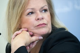Nancy Faeser (SPD): Die Bundesinnenministerin hat das IZH verboten.