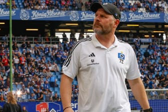 Steffen Baumgart im Volksparkstadion (Archivbild): Der HSV-Trainer trifft am ersten Spieltag auf seine alte Liebe aus Köln.