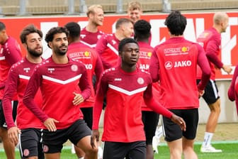 Training bei Rot-Weiss Essen: Der Klub hat auf Kritik seiner Fans am Trikot reagiert.