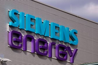 Das Logo der Firma Siemens Energy (Symbolbild): In den vergangenen drei Jahren konnte das Unternehmen sein Auftragsvolumen mehr als verdoppeln.