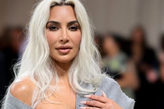 Kim Kardashian: Sie setzt auf eine besondere Anti-Aging-Behandlung.