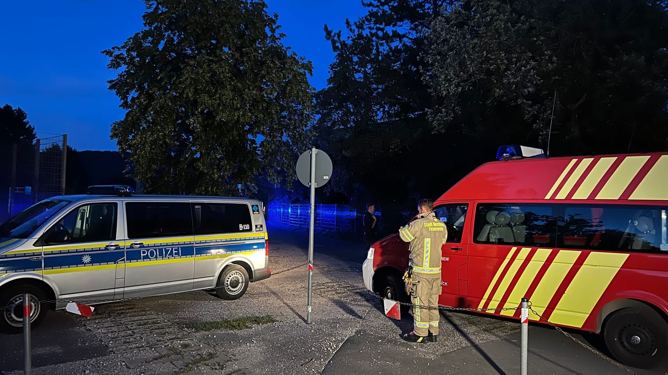 Polizei und Feuerwehr in Hersbruck: Zwei Menschen wurden schwer verletzt.