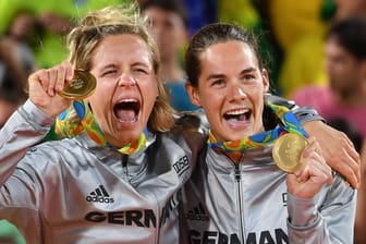 Kira Walkenhorst (rechts) an der Seite von Laura Ludwig: Bei den Olympischen Spielen in Rio de Janeiro gewannen sie die Gold-Medaille.