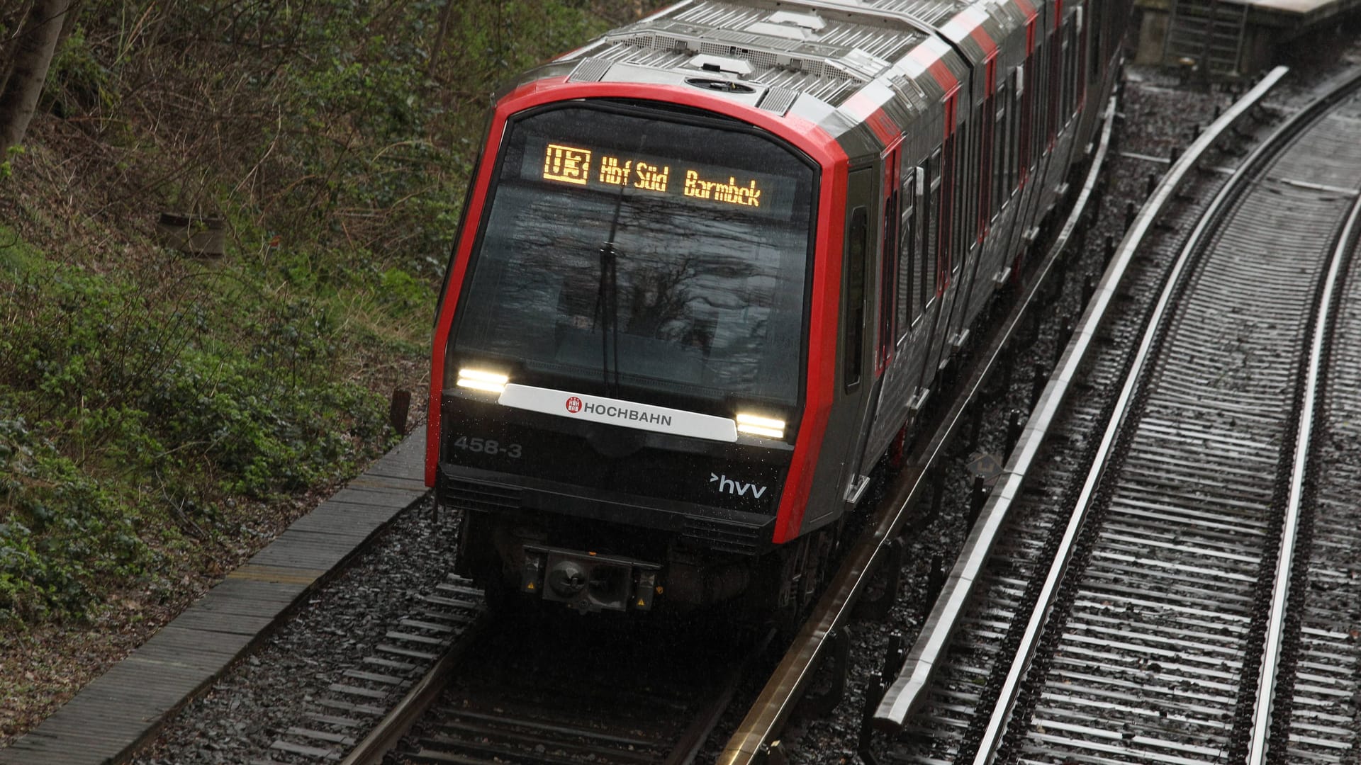 Eine U-Bahn der Linie U3 in Richtung Hauptbahnhof (Symbolbild): Vorerst droht kein neuer Streik bei der Hamburger Hochbahn.