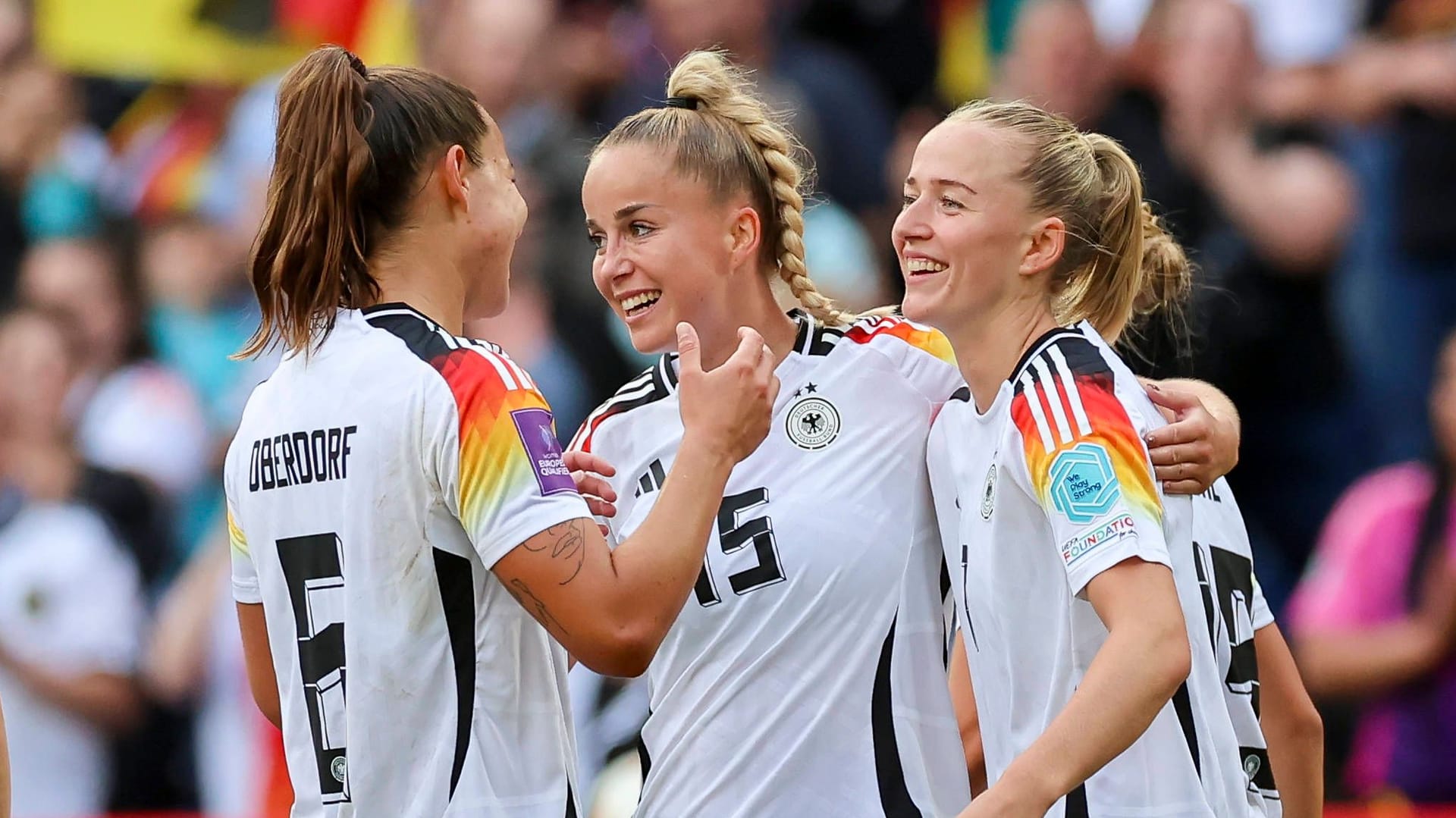 Jubel bei Deutschland: Die DFB-Frauen zeigten gegen Österreich eine ganz starke Leistung.