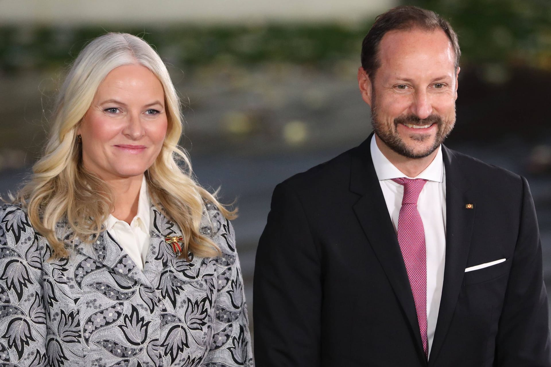 Mette-Marit und Haakon von Norwegen: Das Kronprinzenpaar ist seit 2001 verheiratet.