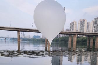 Nordkorea schickt vermutlich erneut Müll-Ballons Richtung Süden