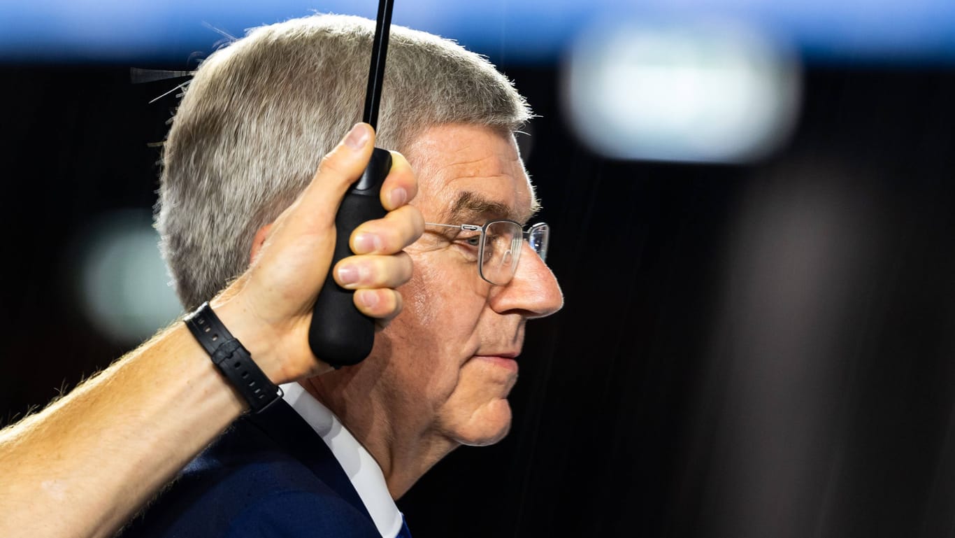 Thomas Bach: Der IOC-Präsident blieb als eine der wenigen Personen bei der Eröffnungsfeier trocken.