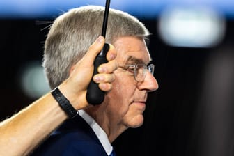 Thomas Bach: Der IOC-Präsident blieb als eine der wenigen Personen bei der Eröffnungsfeier trocken.