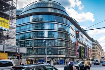 Die Galeries Lafayette in Berlin an der Friedrichstraße Ecke Französische Straße (Archivbild): Von 1996 bis Ende Juli 2024 war hier exklusive Mode und Spitzengastronomie zu finden.