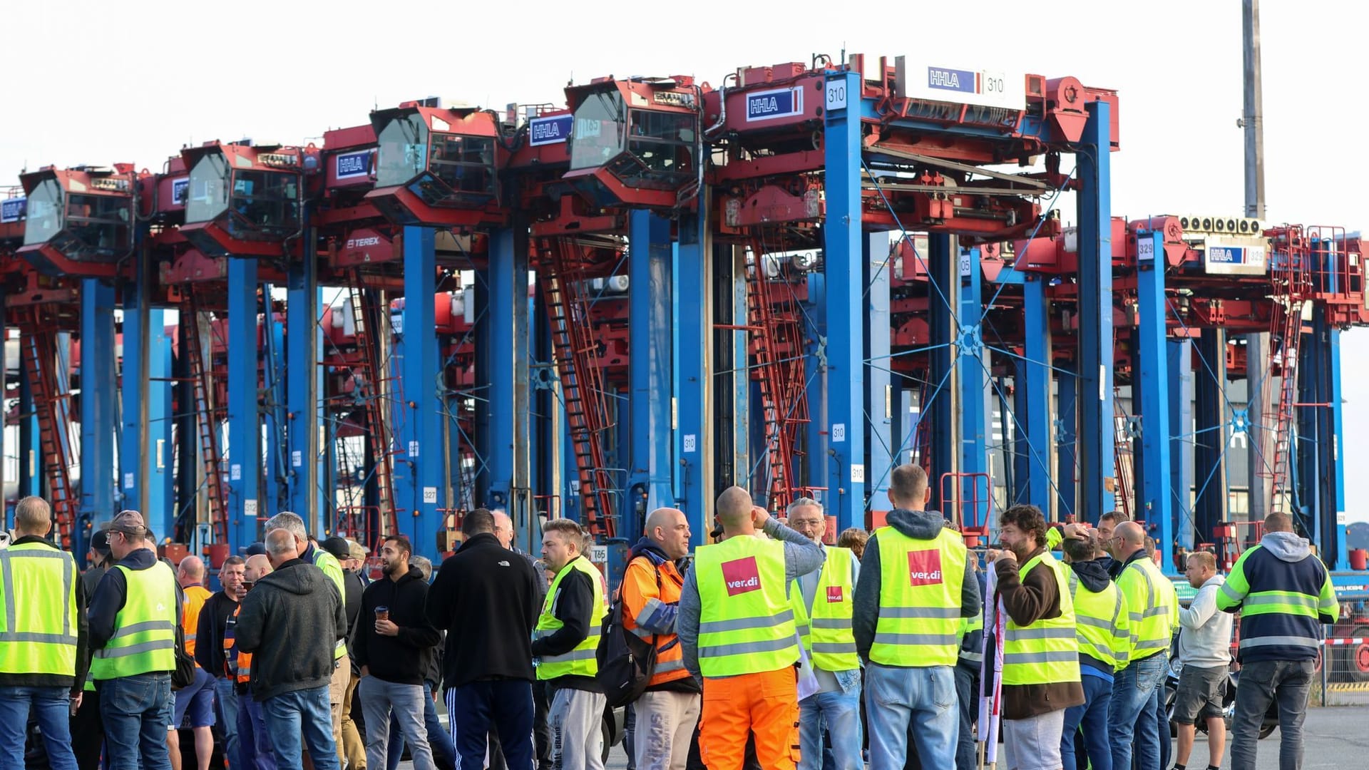 Warnstreik im Hamburger Hafen